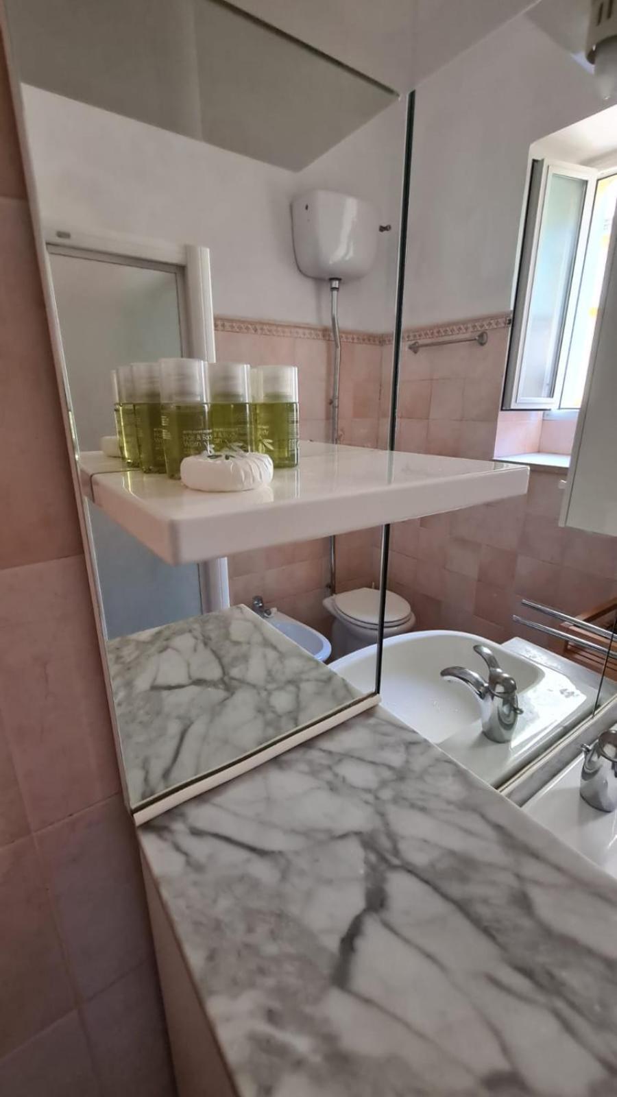 Domus Merulana Bed And Breakfast Roma Exterior foto